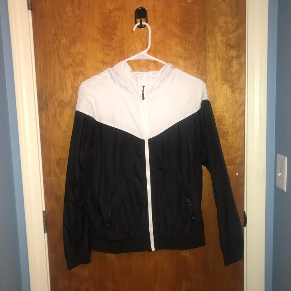 Garage windbreaker
